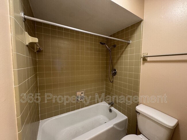 Building Photo - 2379 Conway Blvd