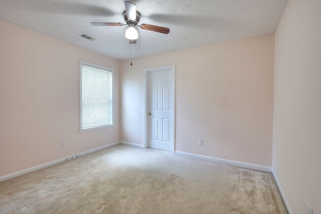 Building Photo - 665 Walnut Creek Dr NW