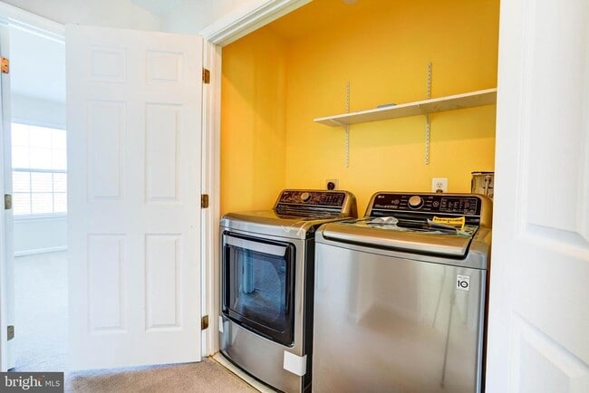 Building Photo - 6388 James Harris Way