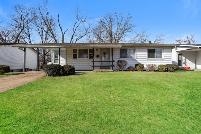 Building Photo - 2095 Collier Dr