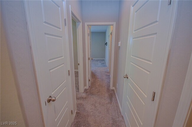 Building Photo - 541 Tokopah Falls St