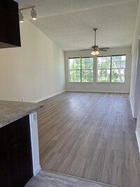 Building Photo - 6300 La Costa Dr