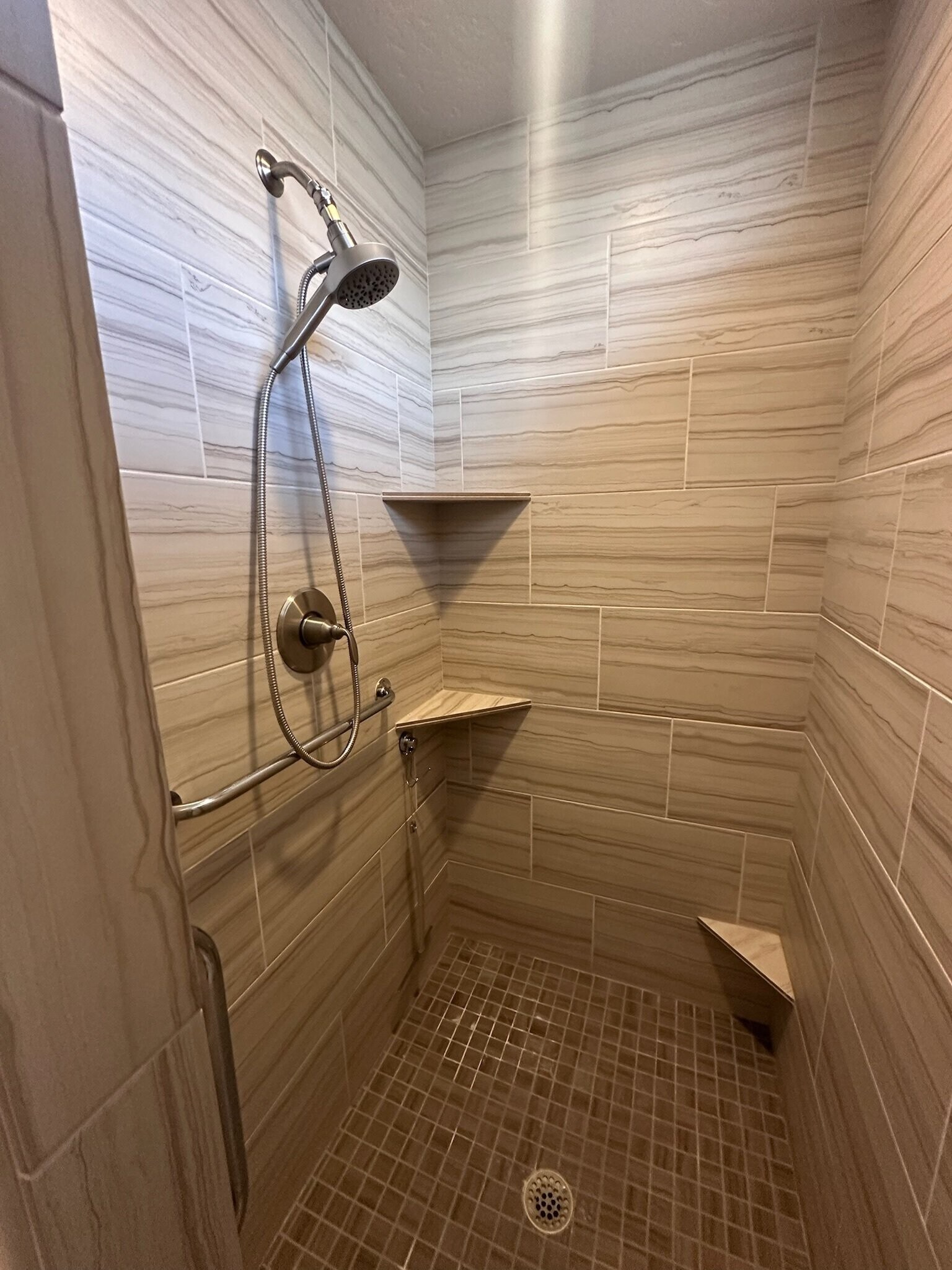 Building Photo - 1471 E Summerheights Dr