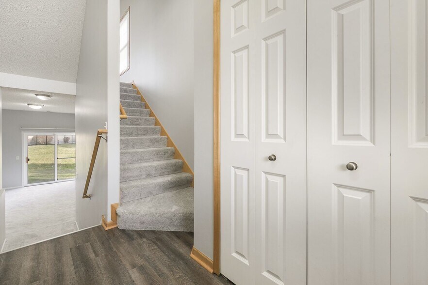Stairs going upstairs - 5030 Fountain Ln N