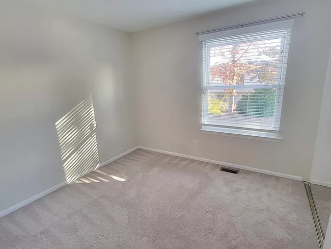 Building Photo - 9 Kiwi Loop