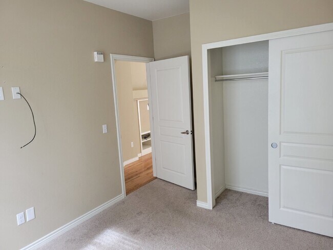 Building Photo - Dancing Willows - 2 Bedroom, 2 Bathroom Condo (11LO#101)