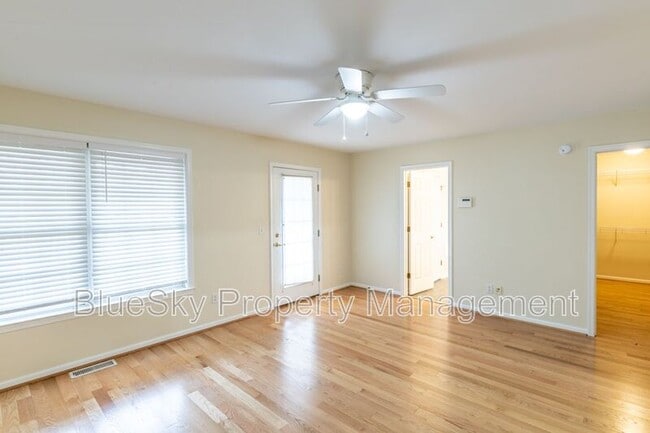 Building Photo - 158 Burnet St