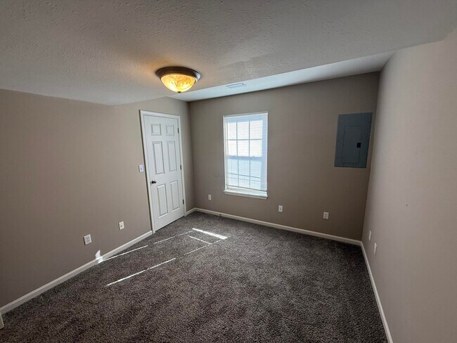 Building Photo - 214 Arctic Wolf Ct