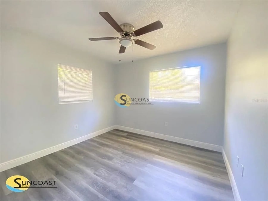 Building Photo - 1419 NE 25th Pl