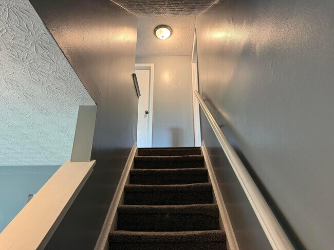 Building Photo - 3114 Strathaven Ct