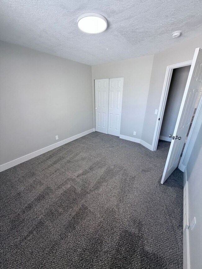 Building Photo - WEST JORDAN 5 BED, 4 BATH HOME