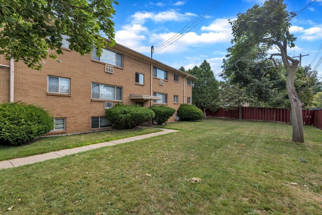 Interior Photo - Old Canton Lane (Hodge Apartments, LLC)