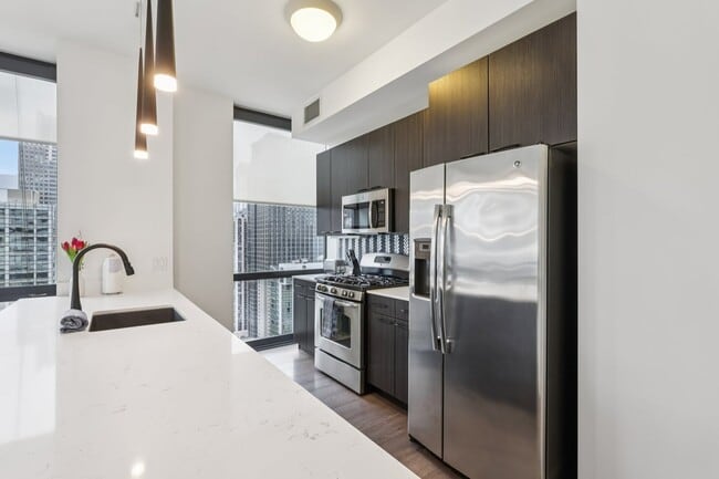 Building Photo - 66 E Benton Pl