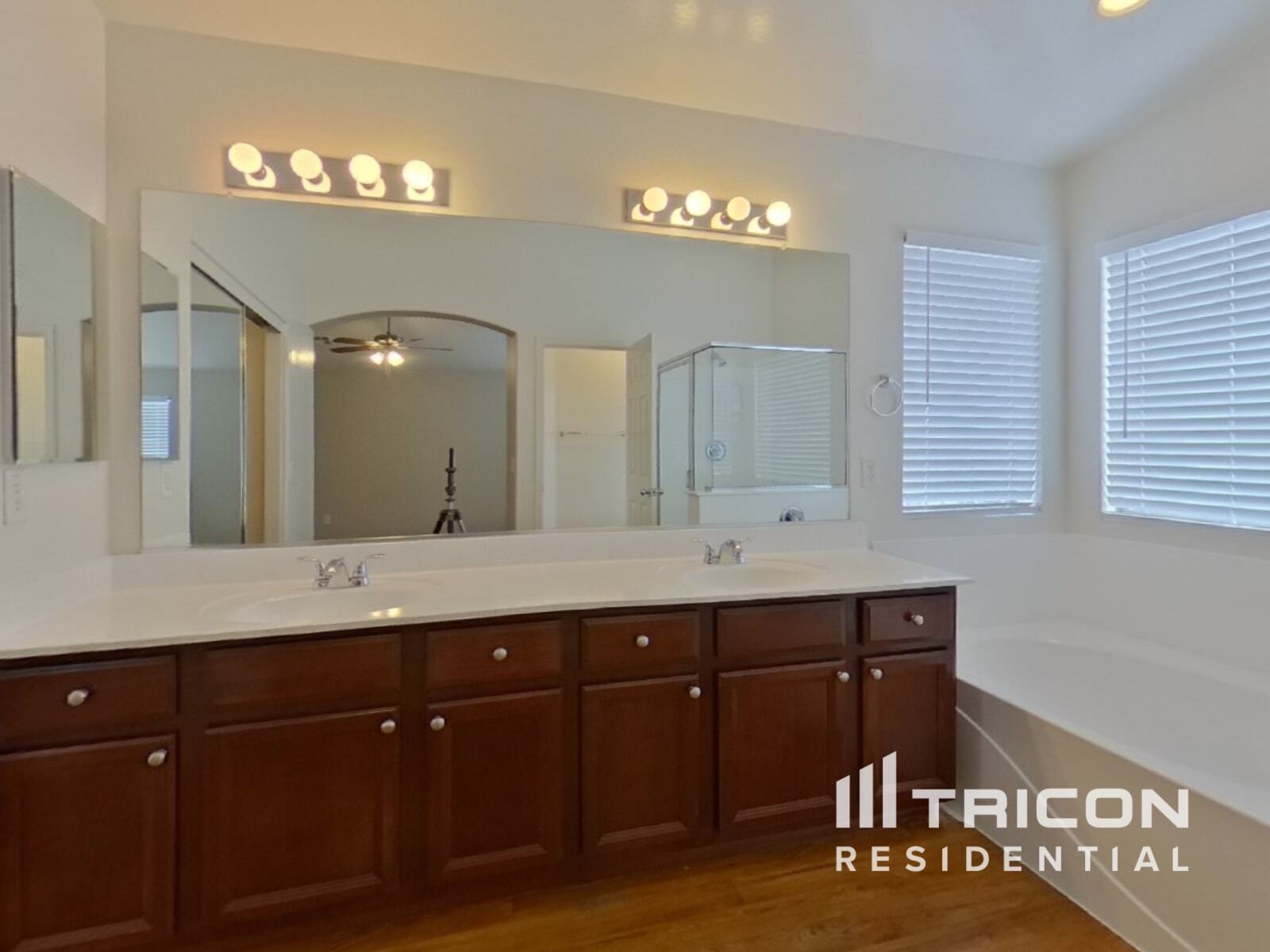 Building Photo - 35002 N Bandolier Dr