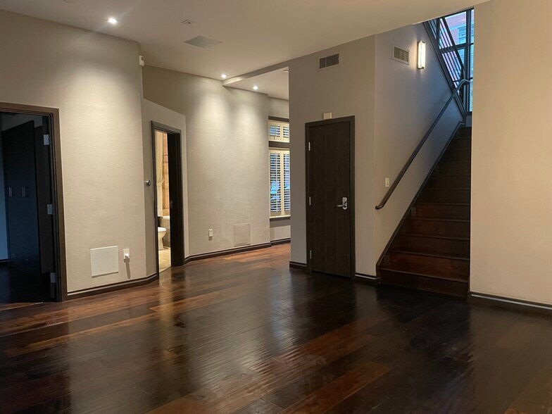 Livingroom - 820 Island Ave