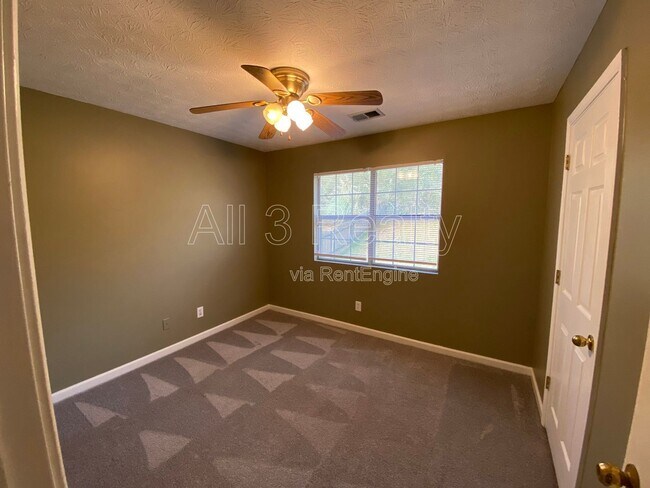 Building Photo - 6153 Lauren Ln