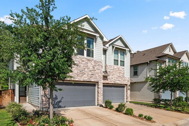 Building Photo - 5003 Lehman Oaks Dr