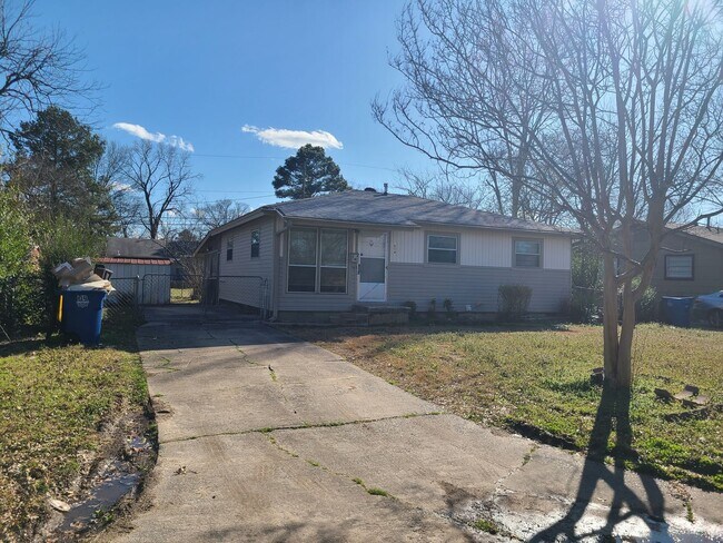 Building Photo - QUESTIONS PLEASE CONTACT LANCE GARNER 501-912-6020