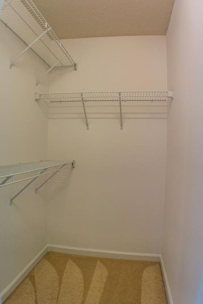 Building Photo - 624 Ivy Glen Dr