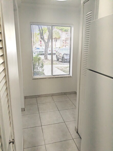 Building Photo - 9436 SW 140th Ct