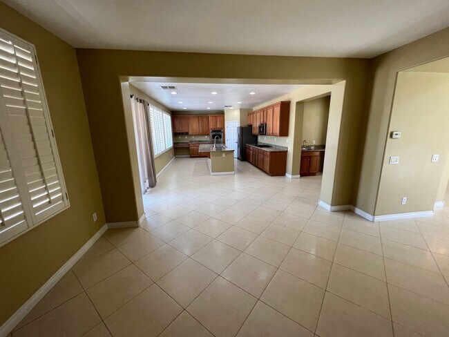 Building Photo - ALIANTE MASTER PLAN COMM/ GATED *5 BEDROOM...