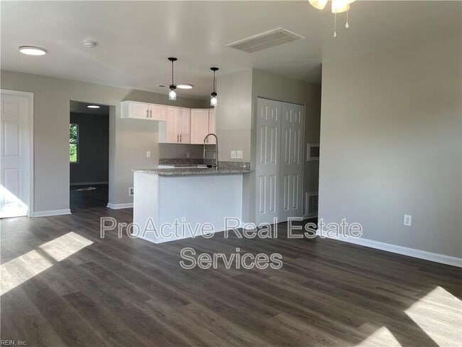Building Photo - 7120 Clarion Ln