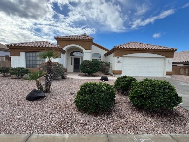 Primary Photo - 3BR with SOLAR-NO Electric Bills! RV Gate & Parking, Bullhead Parkway