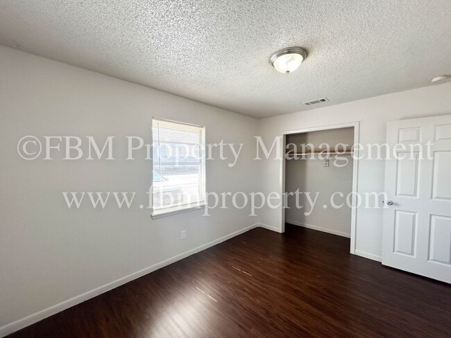 Building Photo - 825 Tehuacana Hwy