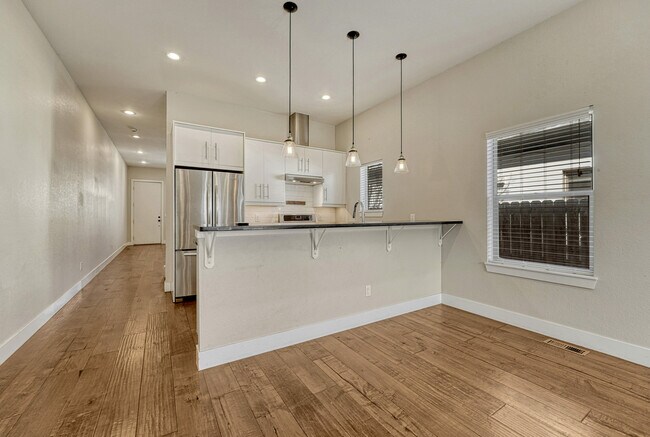 Building Photo - 534 S Lincoln St