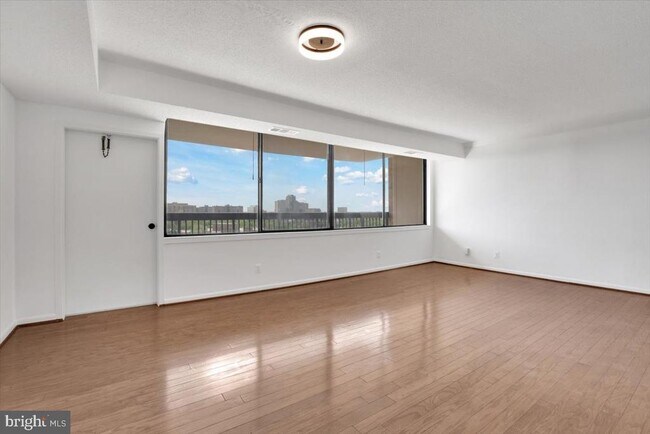Building Photo - 3709 S George Mason Dr