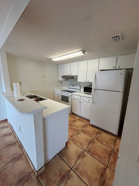 Building Photo - 6850 SW 45th Ln