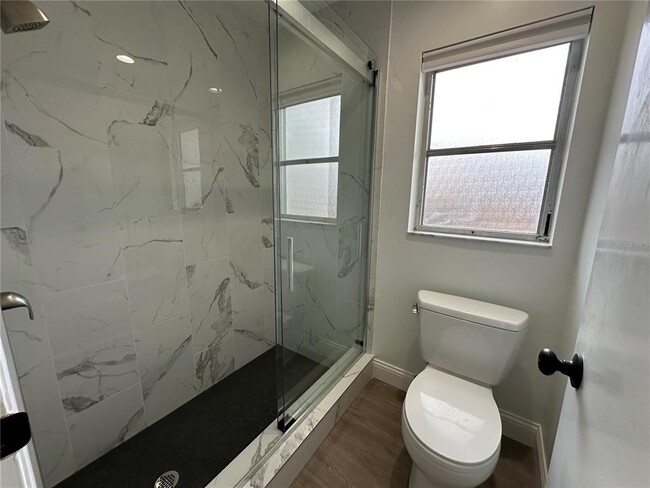 Building Photo - 2487 Breakwater Cir