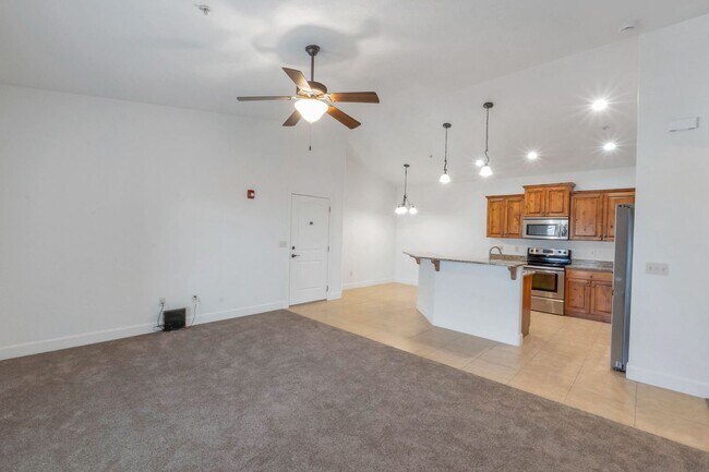 Building Photo - Beautiful 3 Bedroom 2 Bath Torino Village Condo in North Orem