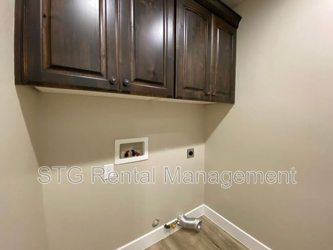 Building Photo - 758 N 300 W