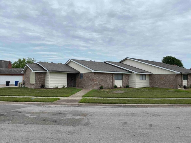 Building Photo - 6614 Long Meadow Dr