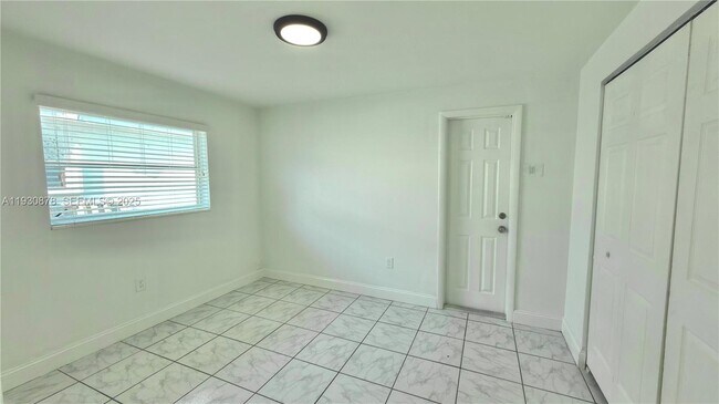 Building Photo - 6504 Arbor Dr