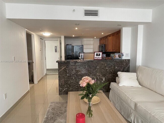 Building Photo - 6820 Indian Creek Dr