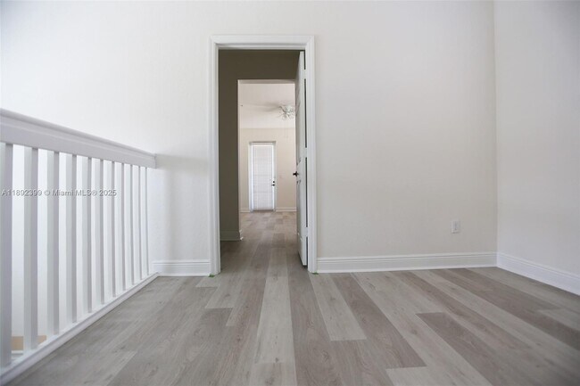 Building Photo - 1423 SW 147th Ave