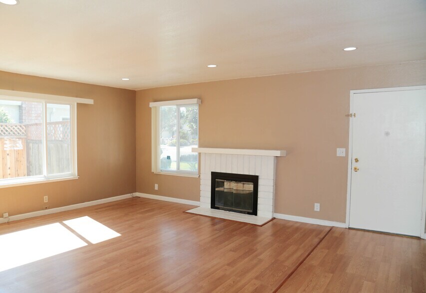 Building Photo - 4160 Arpeggio Ave