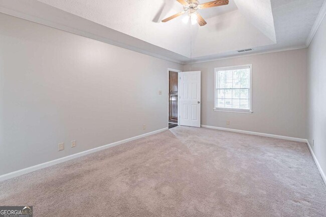 Building Photo - 736 Singley Dr