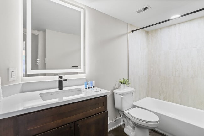 Building Photo - 801 15th St S