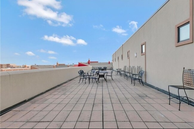 Building Photo - 444 N Central Ave
