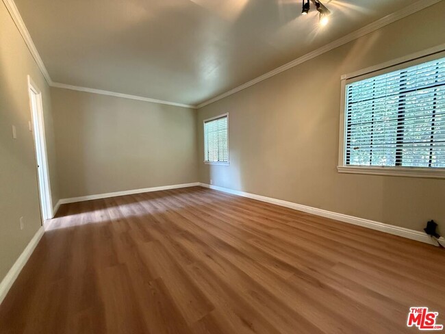 Building Photo - 14409 Hatteras St