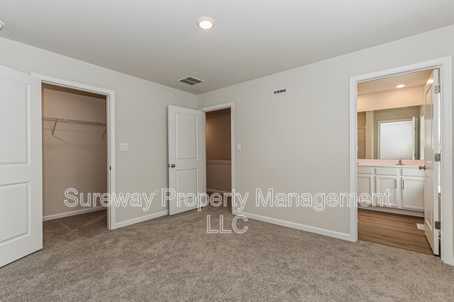 Building Photo - 204 Sandy Rdg Rd