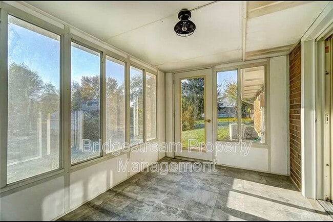 Building Photo - 7716 Timbercrest Dr