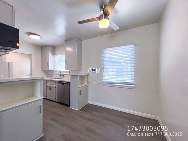 Building Photo - Beautifully Renovated 1-Bedroom in heart o...