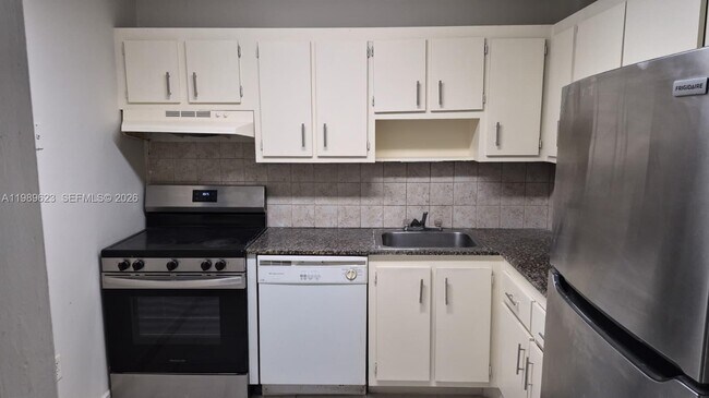 Building Photo - 16950 W Dixie Hwy