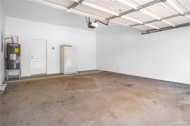 Building Photo - 3316 Zoe Ave