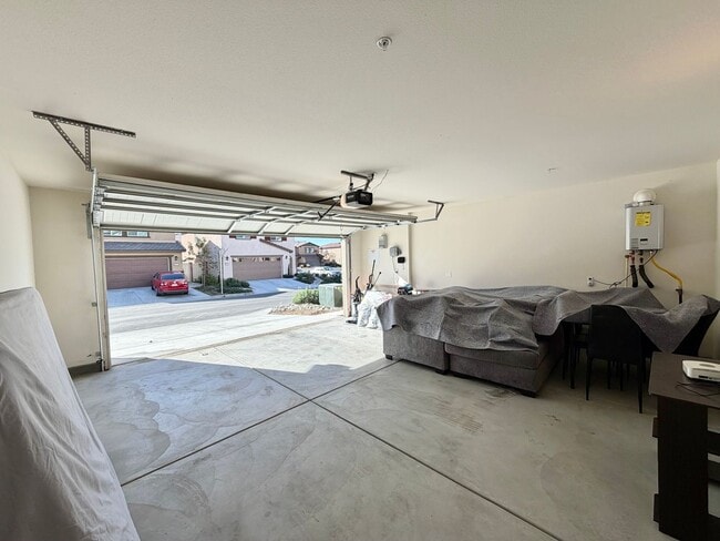 Building Photo - Stylish 4-Bedroom Solar Home Near Community Park