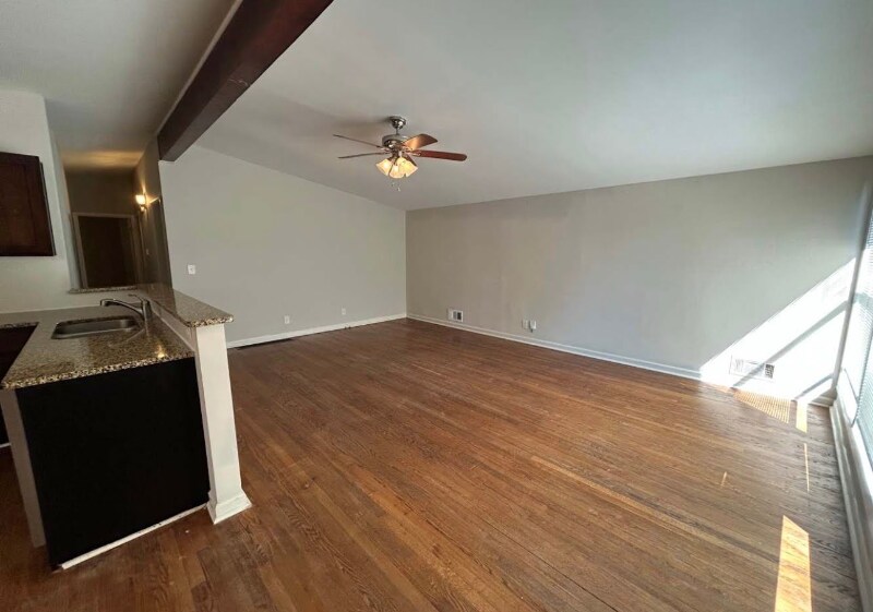 Building Photo - 2950 Horse Shoe Dr